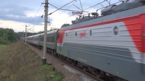 Электровоз ЭП1М-789 с пассажирским поездом