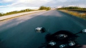 YAMAHA YZF R6, HONDA VTR 1000 НА ЗАДНЕМ КОЛЕСЕ ПО ГОРОДУ 2