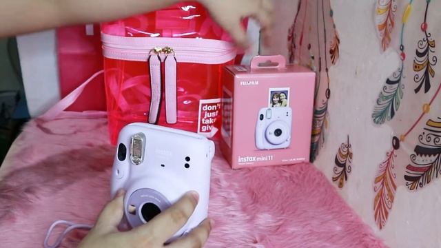 Unboxing Instax Mini 11 holiday package + accessories смотреть онлайн