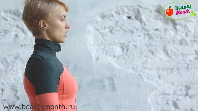 Махи гантелями вперед