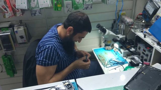 Срочный ремонт телефона помог нам восстановить удаленные данные! смотреть онлайн