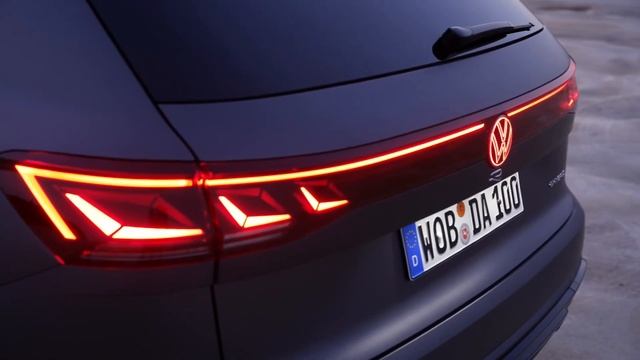 VOLKSWAGEN TOUAREG 2024 at night - IMPRESSIVE new IQ.Light HD LED Matrix lights смотреть онлайн