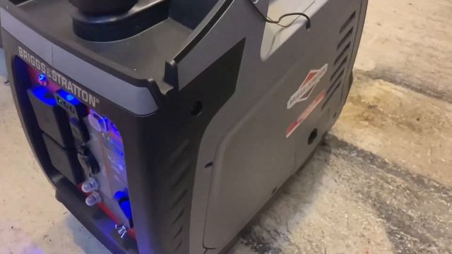 Briggs & Stratton P2400 vs Honda EU22i смотреть онлайн