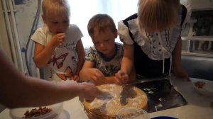 Торт из покупных коржей. Просто и вкусно