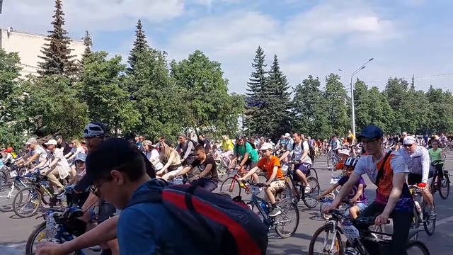 День 1000 Велосипедистов. Старт пробега / Уфа - 2023 смотреть онлайн