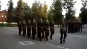 Армейские приколы   солдаты во время строевой подготовки поют Леди ГАГУ