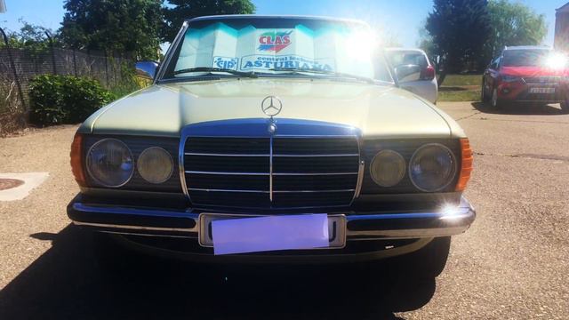 Mercedes Benz 300D (año 1982) Restaurado al detalle. смотреть онлайн