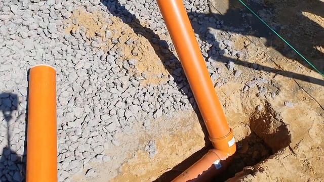 ? КАНАЛИЗАЦИЯ И ГИЛЬЗЫ ВОДЫ И ЭЛЕКТРИЧЕСТВА ?  Как сделать под монолитной плитой своими руками ?