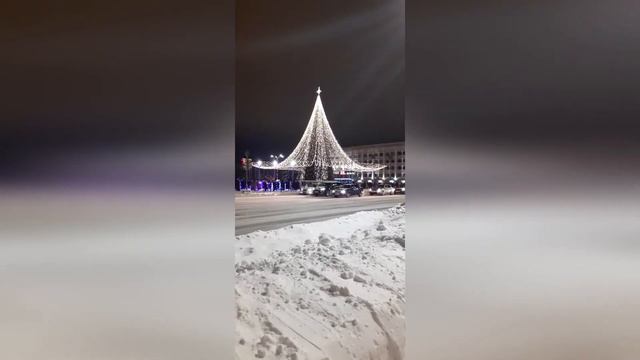 Новогодняя ель карусель в Йошкар Оле  #Йошкарола#марийэл#новыйгодрождество#новогодняяель