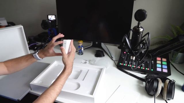 M1 Max MacBook Pro 16 Unboxing and First Impressions смотреть онлайн