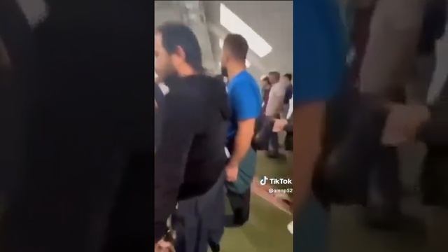 Провокация представителей полиции, зашли в мечеть в обуви и мешают людям читать намаз смотреть онлайн