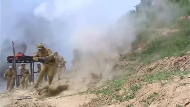 遊擊隊調虎離山，奇俠趁機殺掉殘餘，奪船離開 ⚔️ 抗日 смотреть онлайн