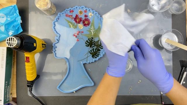 Afro Silicone Mold with The Glitter Doctor Glitter and Mica Powder смотреть онлайн