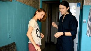 VLOG. Соня падает в ОБМОРОК?/Как проколоть мочку уха в домашних условиях. 18+