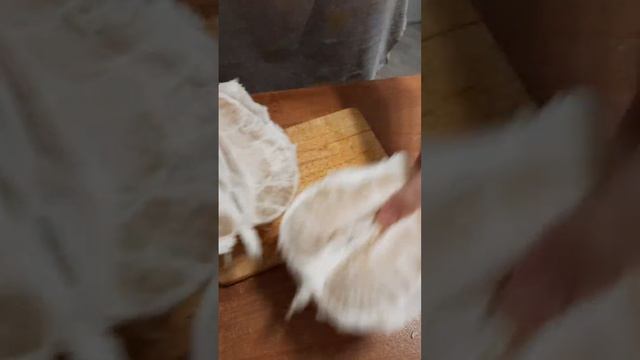 Купили Помело. Что это такое и как его употреблять ?