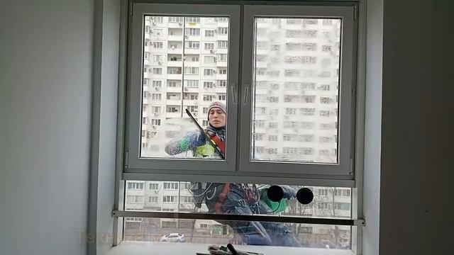 Промышленный альпинист.Стекломой в Краснодаре.