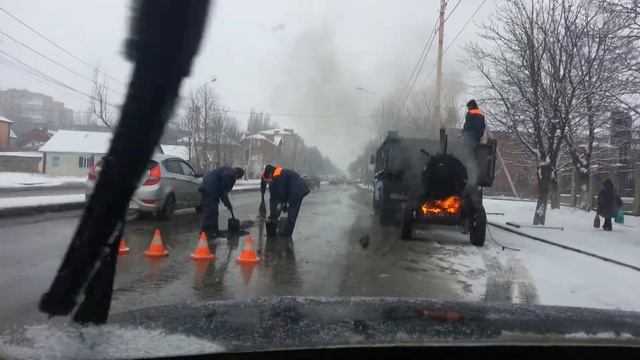 г. ШАХТЫ укладка асфальта в снег))) смотреть онлайн