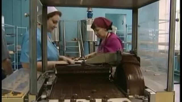 Суворовские конфеты - реклама 2.avi смотреть онлайн