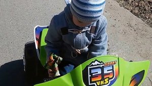 КВАДРОЦИКЛ БОЛЬШОЙ ИГРУШЕЧНЫЙ ВЛАДИК КАТАЕТСЯ