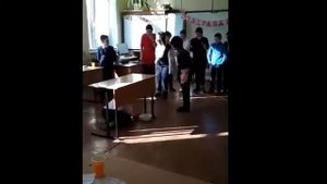 Из уральских пельменей  дети поставили сценку (пятый класс Одинцовская школа  № 13)