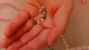 Вышивка иконы жемчугом. Икона для храма вышивается натуральным жемчугом. Вышивает Наталья Головицка