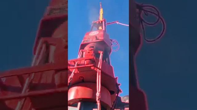 Забивка свай дизельмолотом DD25