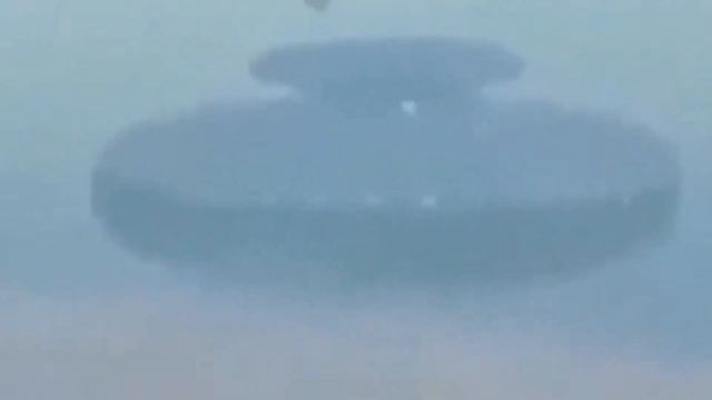 НЛО ВХОДИТ В ПОРТАЛ смотреть онлайн