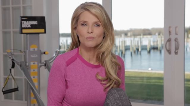 CHRISTIE BRINKLEY BREAKS THE RULES! смотреть онлайн