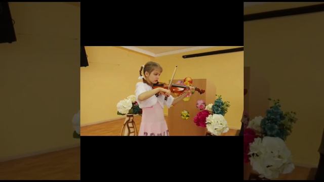Музыкальный проект Скрипка с улыбкой для малышей скрипачей 1 класса. Урок 5 к 8 марта. смотреть онлайн