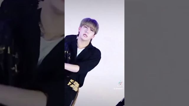 Stray Kids смотреть онлайн