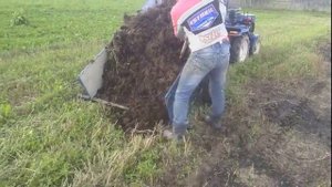 Пахота 2017 двух корпусный плуг. китайский мототрактор .