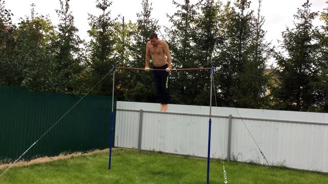 Обороты на перекладине вперед и назад (Луна, солнышко) смотреть онлайн