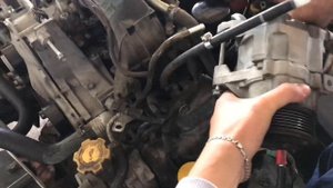 Снятие двигателя Subaru Forester Diesel для того чтобы снять форсунки REMOVING THE SUBARU MOTOR