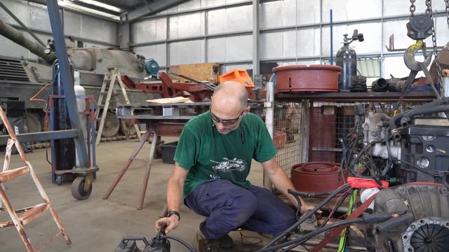 WORKSHOP WEDNESDAY: PANZER I swing arm and drive sprocket hub fabrication and engine test! смотреть онлайн