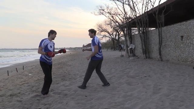 Работает ли Тайцзицюань в драке? Об утраченных сути и смысле внутренних БИ. Тренировочный спарринг смотреть онлайн