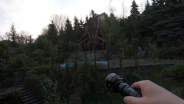 Нашел большую гидромассажную ванную в заброшенном особняке. смотреть онлайн