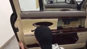 Maybach 62. Снятие обшивки задней двери
