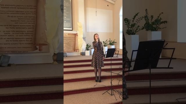 "Бог слышит молитву" - спів,  Ковальчик Даніела. Церква АСД с.Ільниця. 18 квітня 2020 р.