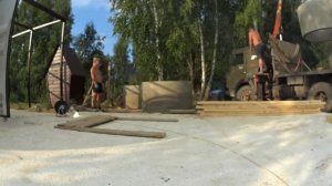 как опустьть кольца в колодце если их зажало