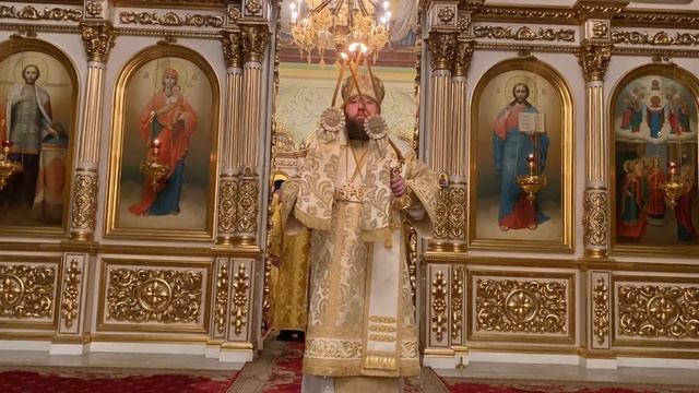 Митрополит Игнатий совершил всенощное бдение в Покровском соборе города Саратова 11.02.2023 смотреть онлайн