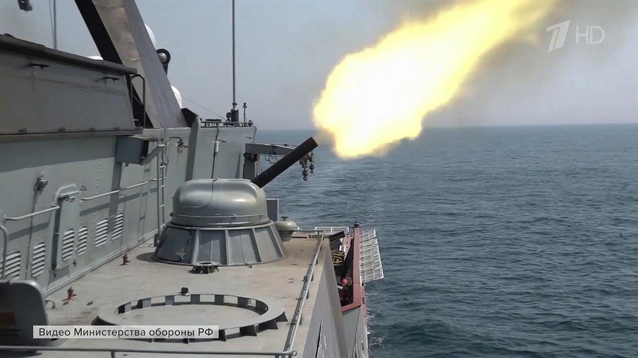 Силы Тихоокеанского флота продолжают масштабные маневры