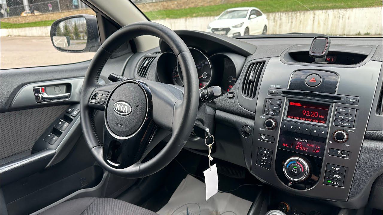 KIA Cerato 2012 1.6AT смотреть онлайн