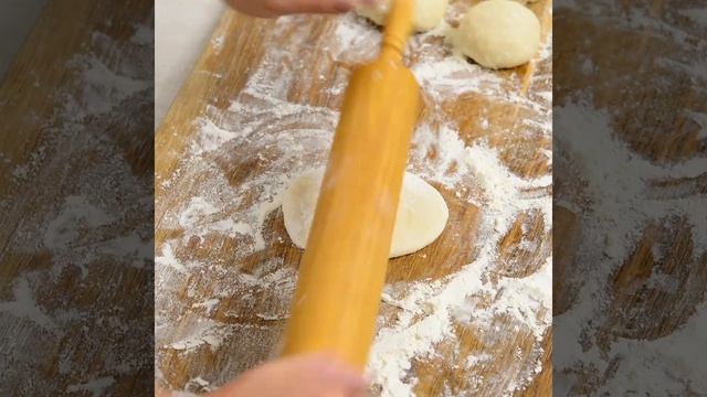 Сосиски в тісті - смачний і повноцінний перекус. смотреть онлайн