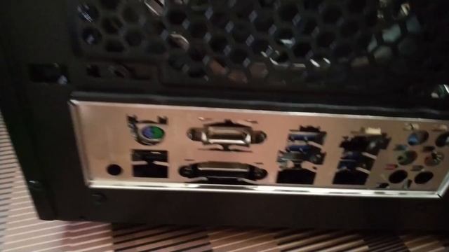 Ryzen 5 2600 & RX580 Gaming/Editing PC Time Lapse Build - 1 смотреть онлайн