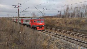 Электропоезд ЭТ2М-039 Екатеринбург пасс-Каменск Уральский следует по перегону Кольцово-Арамиль