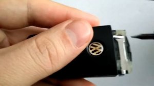 Замена батарейки в пульте ключе ДУ на Passat B7