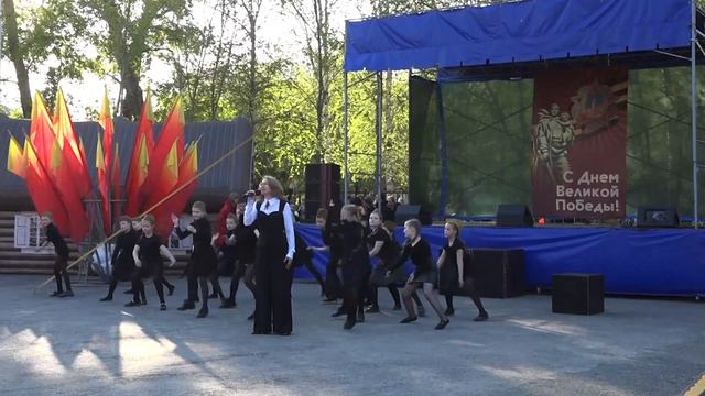 Ирина Малахова. Десятый наш десантный батальон. Муз. и сл. Б. Окуджавы. смотреть онлайн