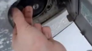 что делать если не закрывается крышка бака