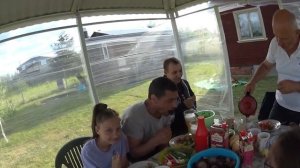 ЕДЕМ НА ДАЧУ С НОЧЕВКОЙ С ДРУЗЬЯМИ =) ДЕНЬ №1