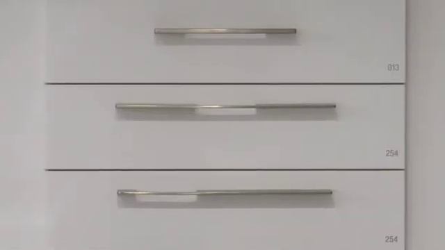 Ручки на кухонные фасады: интегрированные и накладные ручки от Nobilia смотреть онлайн